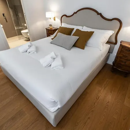 Ca' Delle Acque Deluxe R&r Apartment Venice